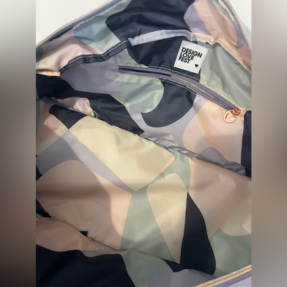 Design Love Fest Lavender DUFFLE BAG - Picture 5 of 8